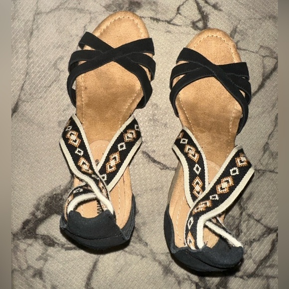 Minnetonka women’s bohemian western leather cork wedge heel sandal slip on 8 - Picture 4 of 10